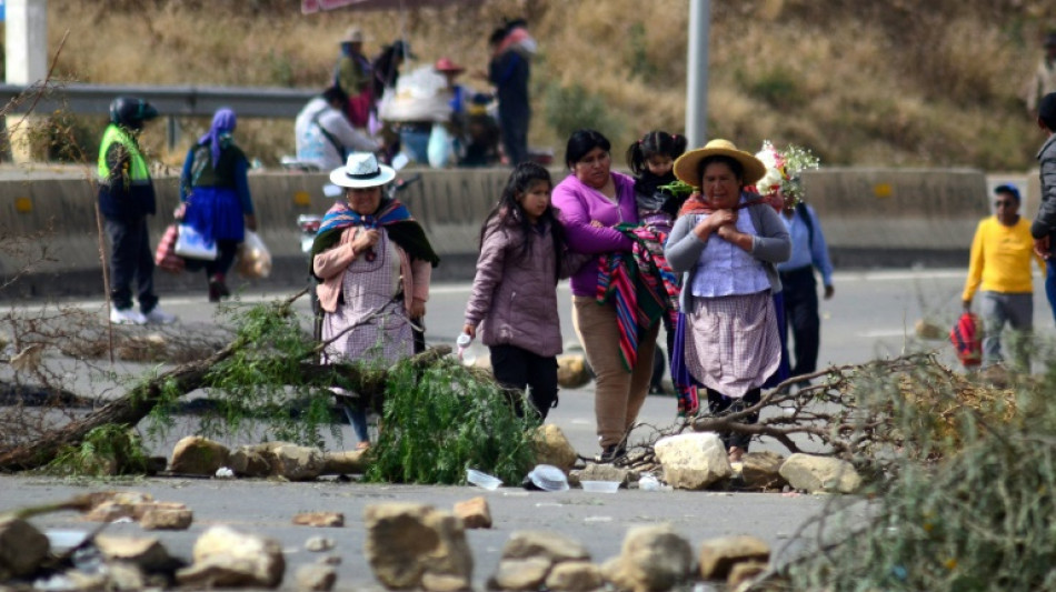 Al menos 17 heridos en choques entre vecinos y simpatizantes de Evo Morales en Bolivia