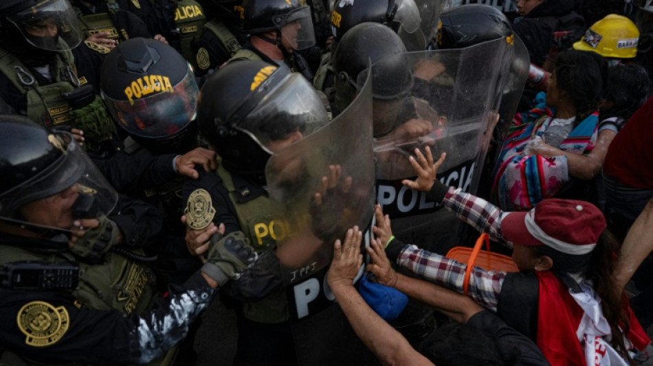 Boluarte nombra a su cuarto primer ministro en medio de nuevas protestas en Per&uacute;