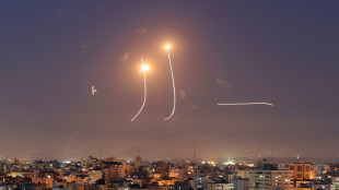 Centenas de foguetes s&atilde;o lan&ccedil;ados de Gaza ap&oacute;s novos ataques israelenses