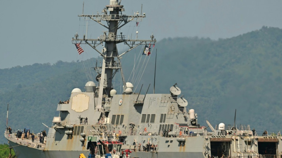 Un buque destructor de EEUU deja Trinidad y Tobago tras cuatro d&iacute;as frente a las costas de Venezuela