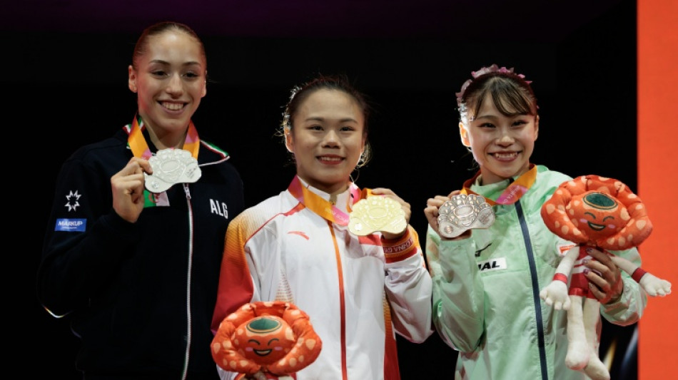 Gymnastique: apr&egrave;s son titre aux barres, Kaylia Nemour en argent &agrave; la poutre