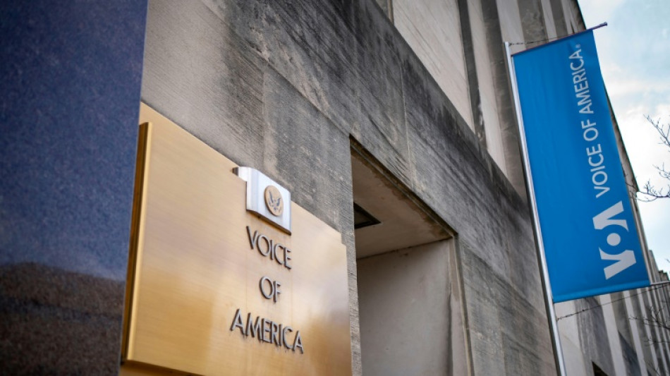 Un juge f&eacute;d&eacute;ral suspend le d&eacute;mant&egrave;lement de Voice of America