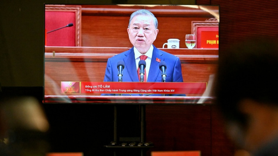 To Lam &eacute; reeleito 'por unanimidade' como chefe do Partido Comunista do Vietn&atilde;