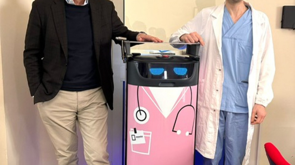 Nell'ospedale di Cosenza robot Oss per abbattere le infezioni dell'80%