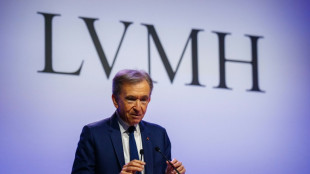 Surtaxe: accus&eacute; de "chantage", Bernard Arnault met les points sur les i