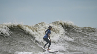 Surfer au Bangladesh: des petites vagues mais des r&ecirc;ves grands comme la vie