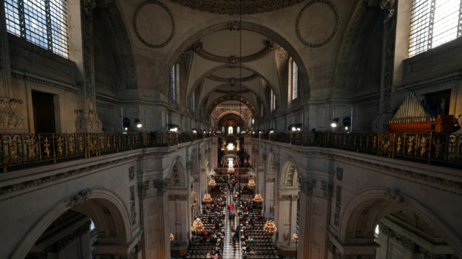 Isabel II se pierde el segundo d&iacute;a de su jubileo de platino por un "malestar"