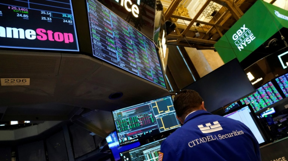 Wall Street termine h&eacute;sitante, avant des nouvelles de l'inflation