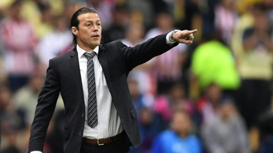 Sevilla anuncia o argentino Mat&iacute;as Almeyda como novo t&eacute;cnico