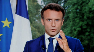 Macron s'adresse aux Fran&ccedil;ais pour tenter de rebondir
