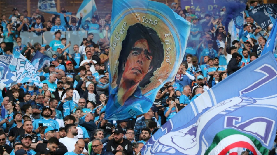 Esc&acirc;ndalo da 'ju&iacute;za de Deus' amea&ccedil;a julgamento da morte de Maradona