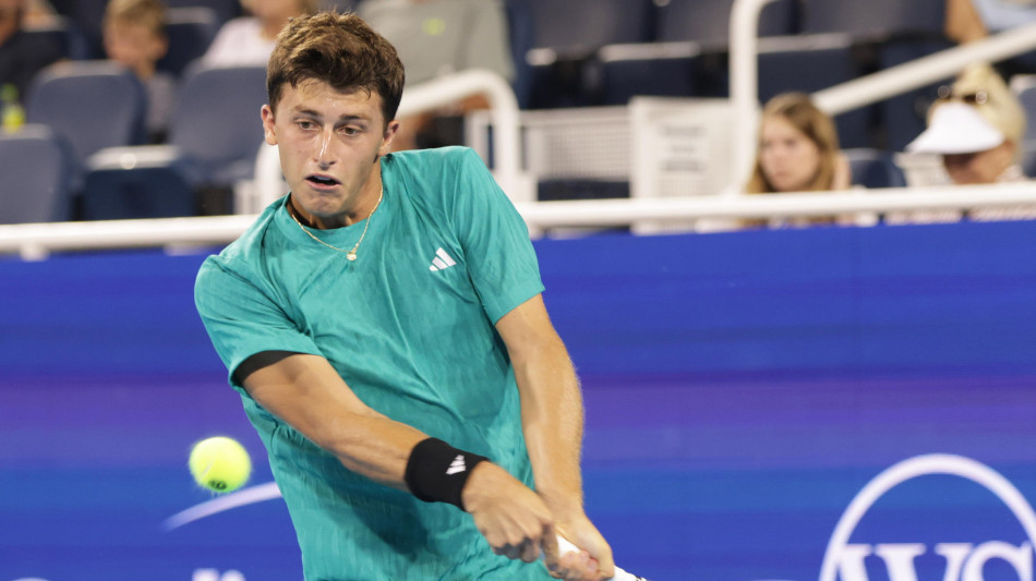 Tennis: Nardi niente impresa, ai quarti va Alcaraz