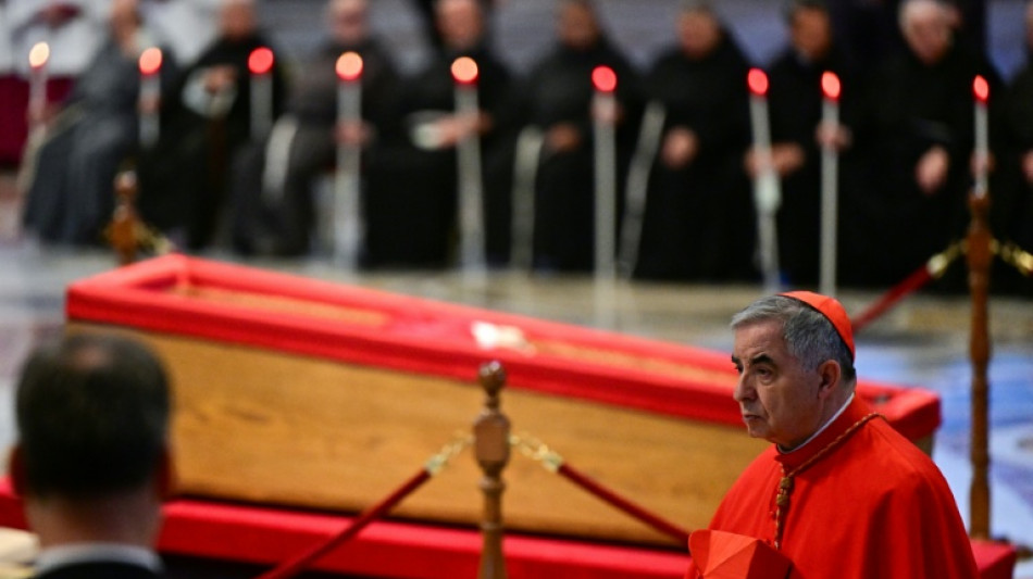 'Decidi obedecer', diz cardeal condenado ap&oacute;s desistir do conclave