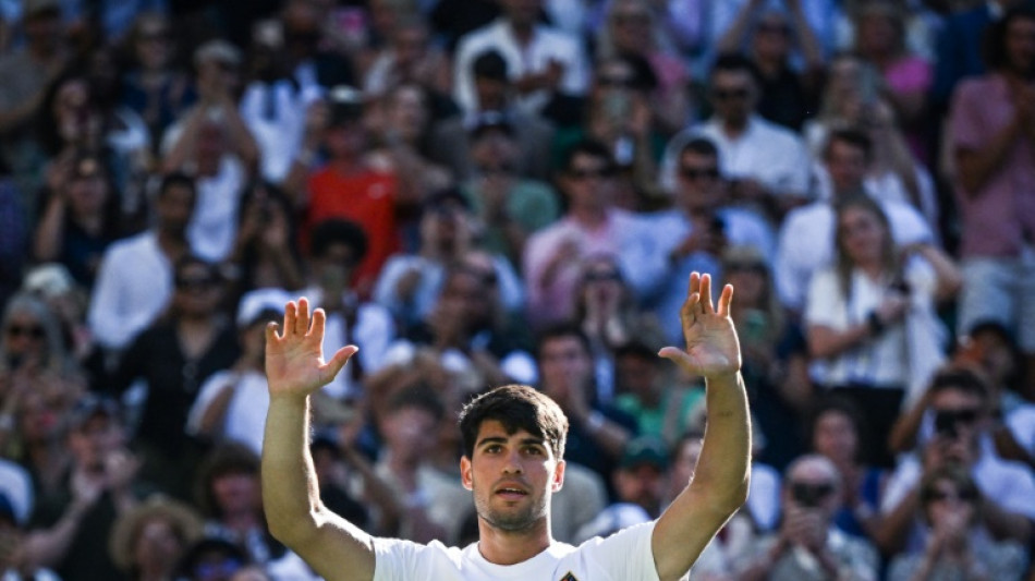 Alcaraz ends Tarvet's Wimbledon adventure, Sabalenka advances