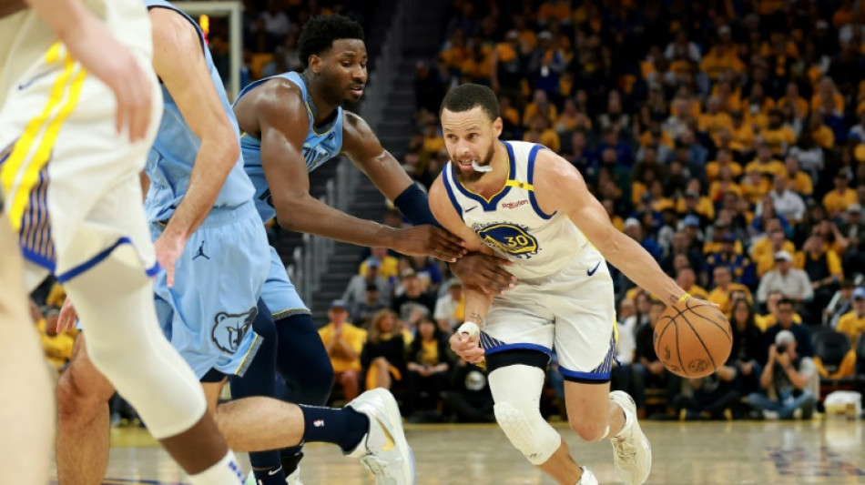 Butler, 'Batman' Curry shine as Warriors down Grizzlies to reach playoffs
