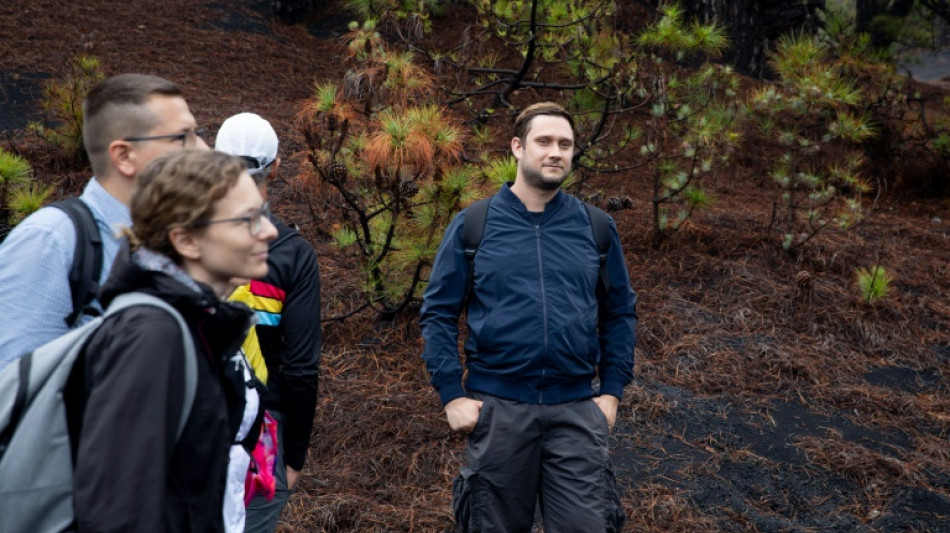 Incluso apagado, el volc&aacute;n de La Palma sigue seduciendo a los turistas