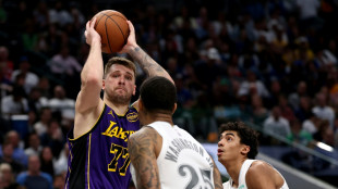 Tr&auml;nen und "Danke"-Shirts: Doncic gl&auml;nzt bei Dallas-R&uuml;ckkehr