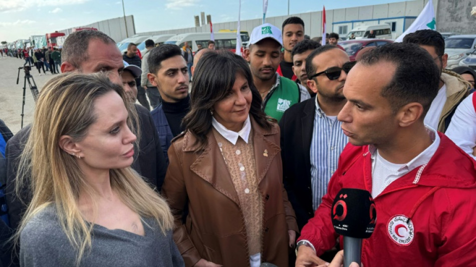 Angelina Jolie visita el paso de Rafah para expresar su apoyo a la poblaci&oacute;n de Gaza