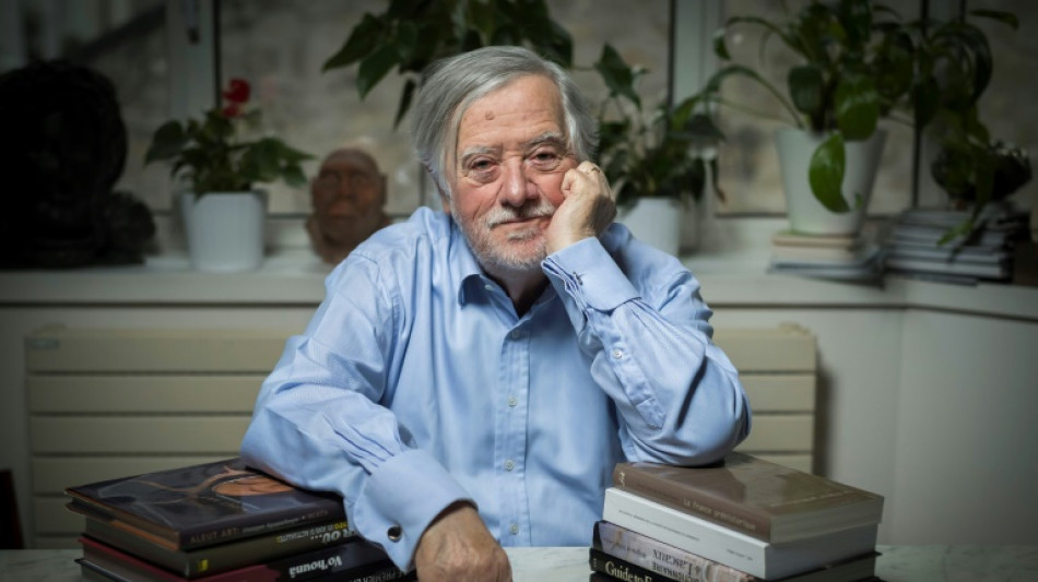 Yves Coppens, chasseur de fossiles et conteur de pr&eacute;histoire