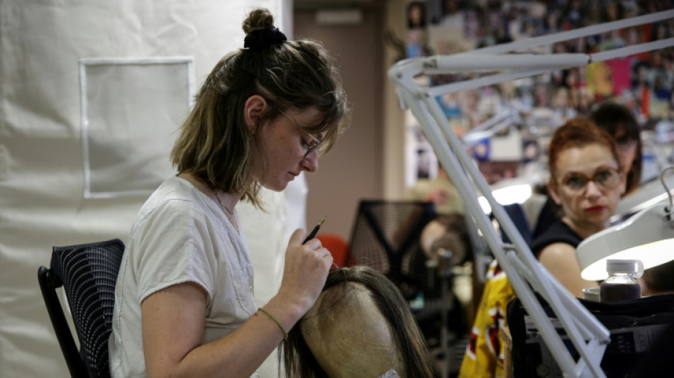 Des coulisses &agrave; la sc&egrave;ne, l'art minutieux des perruquiers d'op&eacute;ra