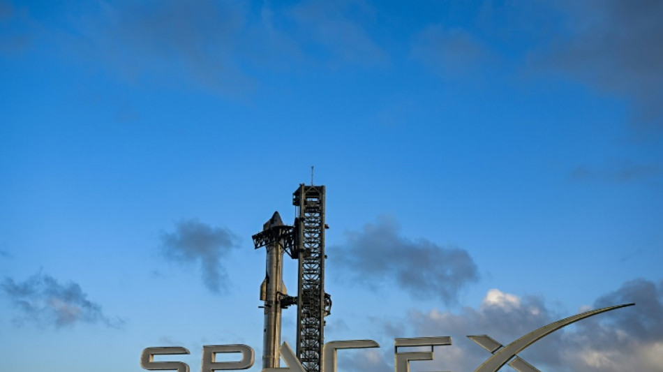 Foguete Starship da SpaceX explode em plataforma de lan&ccedil;amento no Texas