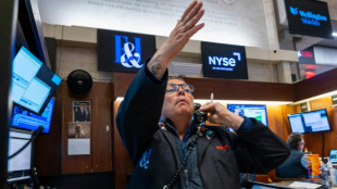 Wall Street ouvre proche de l'&eacute;quilibre, respiration apr&egrave;s les records