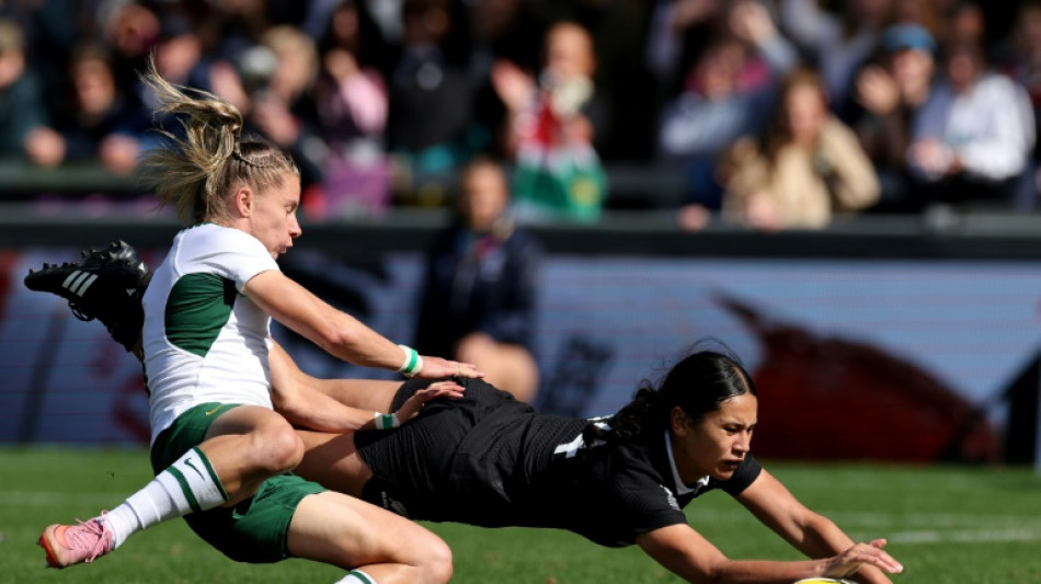 Holders New Zealand fight past South Africa into Women's Rugby World Cup semis