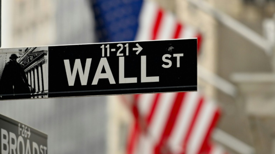 Wall Street termine en hausse, avec les r&eacute;sultats et l'espoir d'une Fed moins agressive