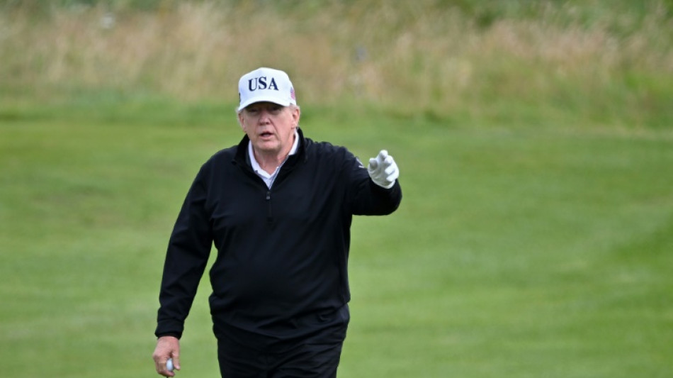 En Ecosse, manifestations contre la visite de Trump occup&eacute; &agrave; jouer au golf