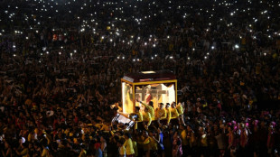 Aux Philippines, une foule de fid&egrave;les catholiques autour du "Nazar&eacute;en noir" en qu&ecirc;te de miracles