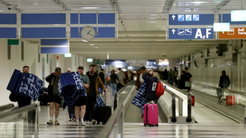 Survols de drones en Allemagne: le ministre de la D&eacute;fense appelle au calme