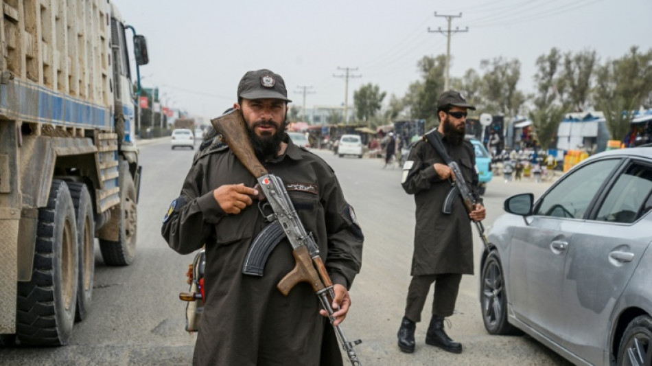 Conflit Afghanistan-Pakistan: plus de 8.000 d&eacute;plac&eacute;s Afghans, nouvelles explosions &agrave; Kaboul