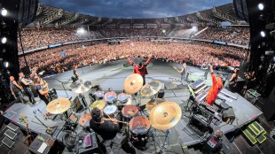 Vasco infiamma il Maradona con Je so pazzo, stasera si replica