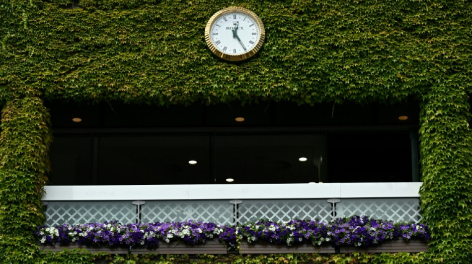 "&Ccedil;a ne s'arr&ecirc;te jamais": &agrave; J-4, les jardiniers de Wimbledon peaufinent leur "jardin anglais"