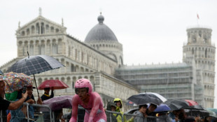 Del Toro conserva la 'maglia rosa' en Pisa presionado por Ayuso