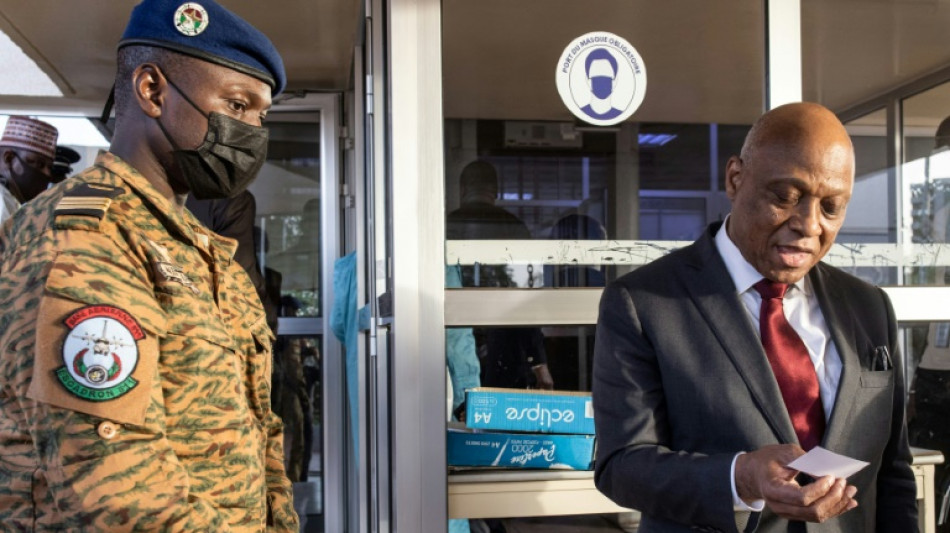 Burkina: la junte "tr&egrave;s ouverte", selon des &eacute;missaires internationaux