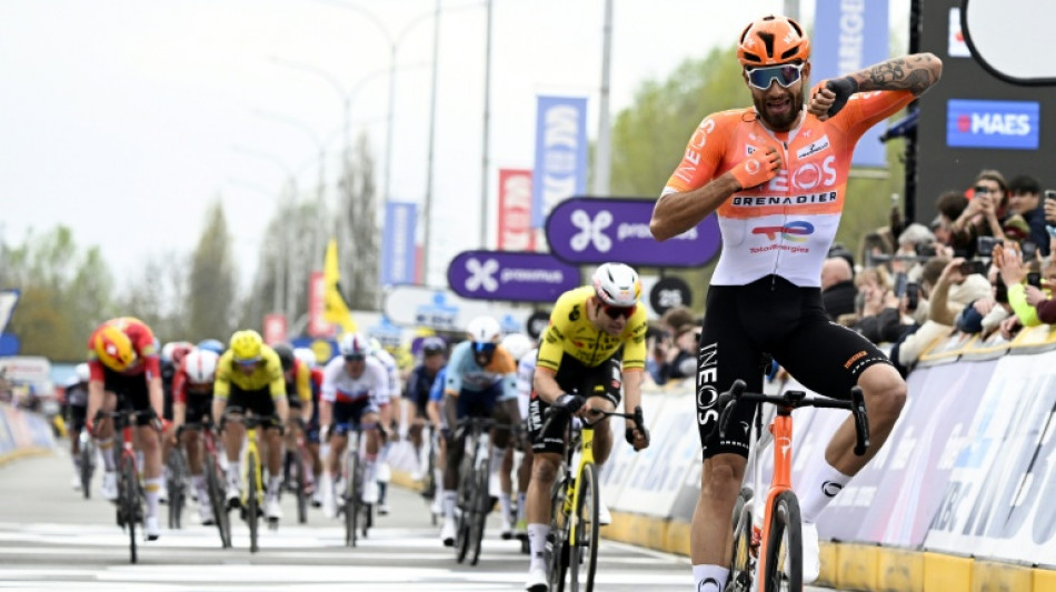 Late charging Ganna denies Van Aert at Across Flanders