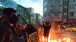 Once muertos, cuatro de ellos polic&iacute;as, desde que empezaron las protestas en Ir&aacute;n