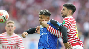 Traumtor und doppeltes Gelb-Rot: Köln gewinnt Aufsteigerduell