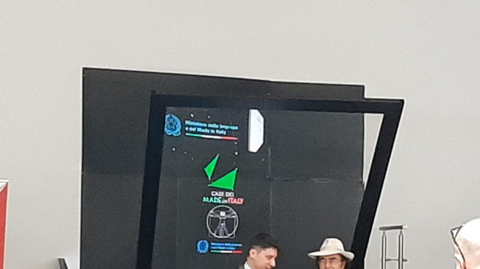 Al Bano intervista il suo avatar e si racconta fra vita e vini