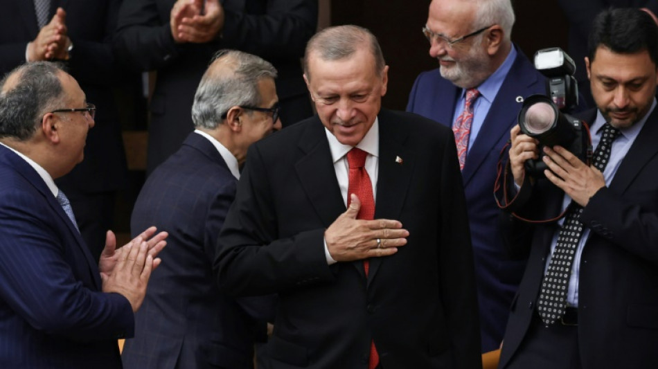 Erdogan entame son troisi&egrave;me mandat de pr&eacute;sident sous un d&eacute;luge 