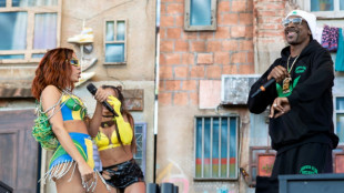 Mucha brillantina y pocas m&aacute;scaras, Coachella est&aacute; de vuelta con miles de asistentes