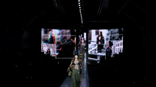 Dolce&Gabbana presenta una rave en la Semana de la Moda de Mil&aacute;n, Ferragamo poes&iacute;a