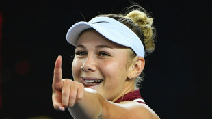 Open d'Australie: Naomi Osaka rend le troph&eacute;e