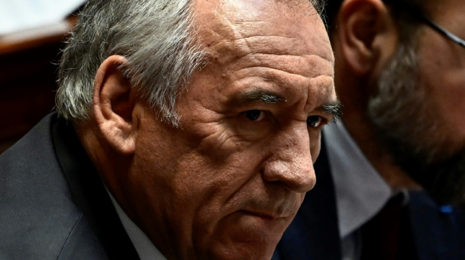 Fran&ccedil;a garante seu or&ccedil;amento sem solucionar crise pol&iacute;tica