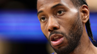 Clippers' Leonard reportedly has torn meniscus