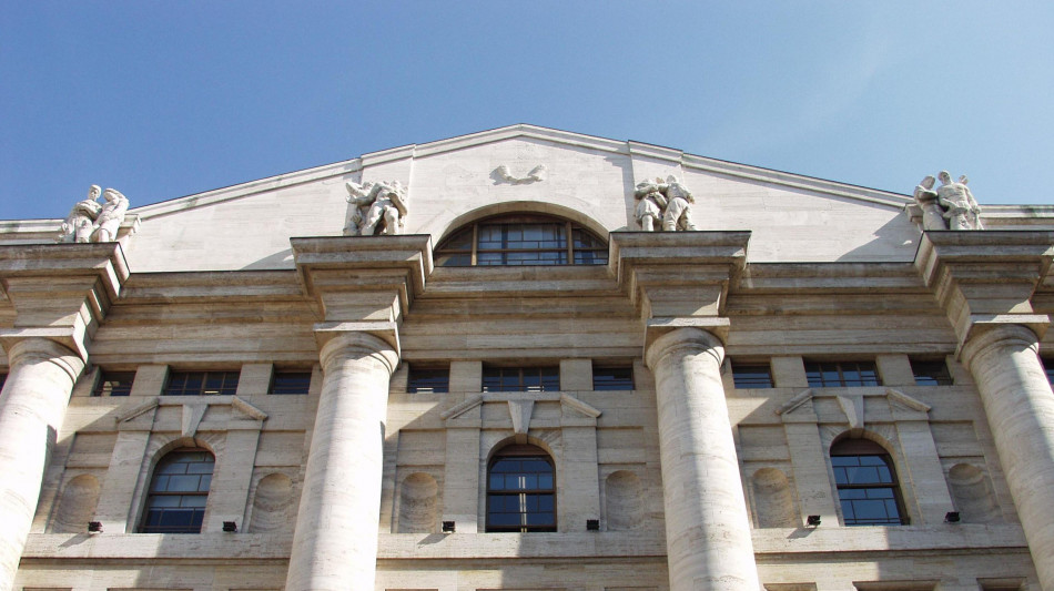 Borsa: Milano apre in lieve calo (-0,08%)