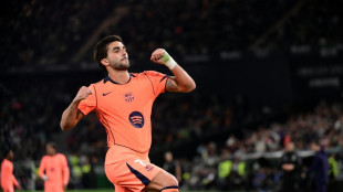 Barcelona vence Betis com hat-trick de Ferran Torres e segue líder do Espanhol