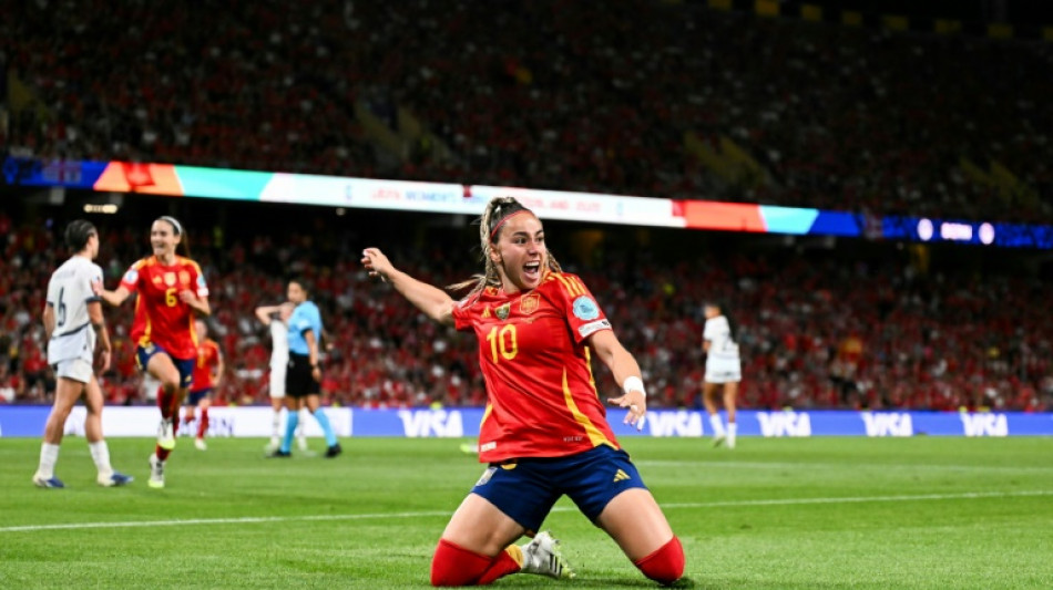 Athenea del Castillo, un verso libre que aprende c&oacute;mo liderar la Roja