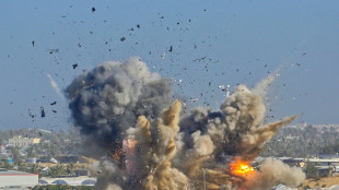 Ataques israel&iacute;es en Gaza causan 32 muertos